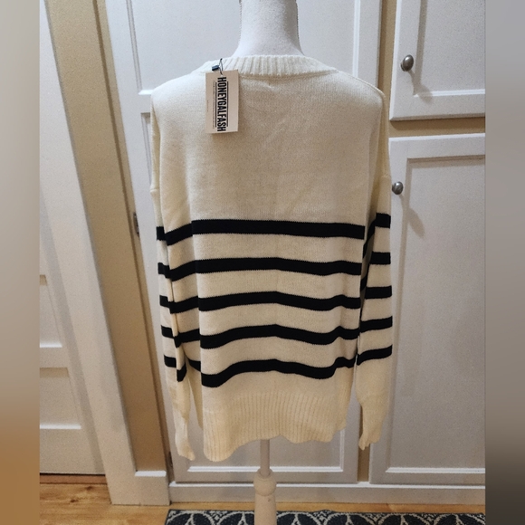 Better Be Women's Stripped Crew Neck Sweater NWT - Picture 11 of 15